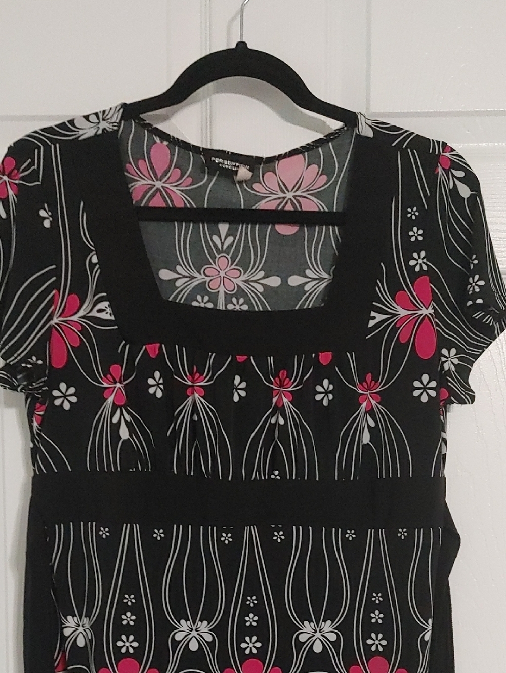 Vtg Women’s Floral Square-Neck Black Top with Pink Accents Tie Back Size Large